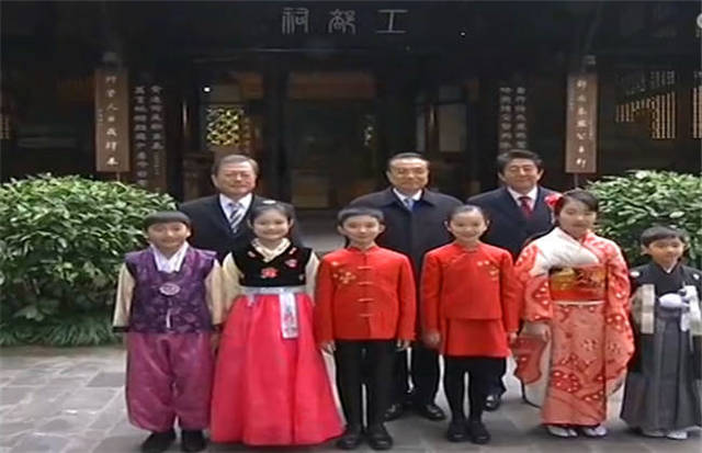 凡尔杜先生 相关产品