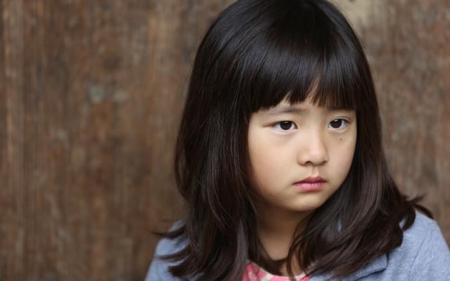 侧耳倾听 产品图片