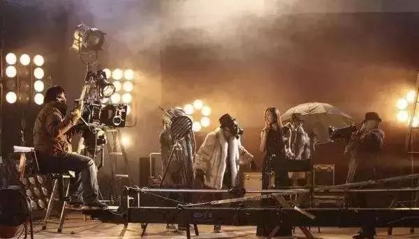 再见，男孩 相关产品